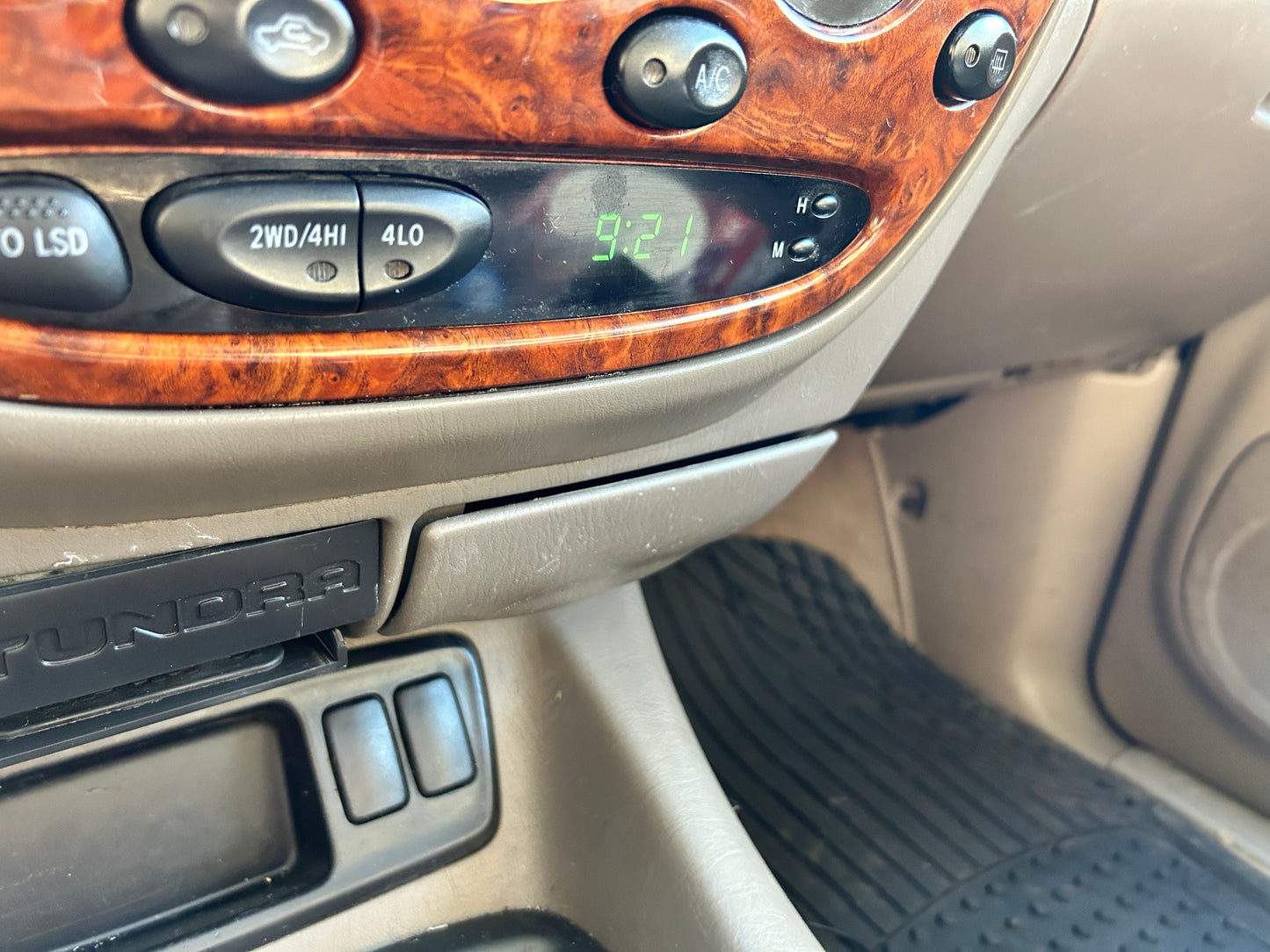 Magnetic Wireless Charger/Light Bar Button - Replaces Drink Holder - First Gen Tundra/Sequoia